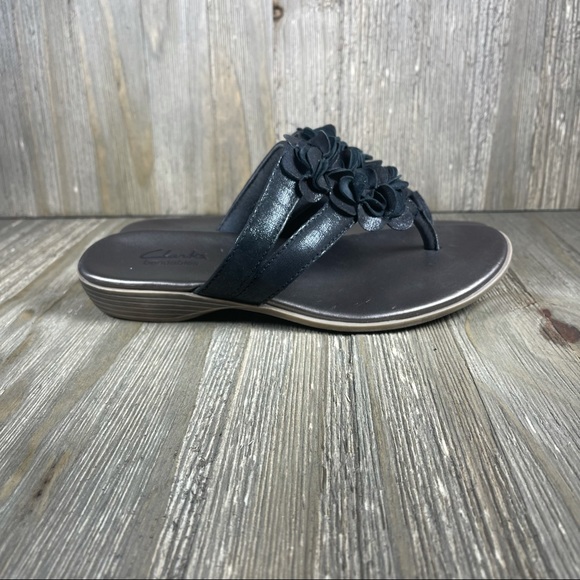 Clarks Shoes - Clarks Flip Flop Leather Sandals Pewter & Black Straps With Flower Size 6.
